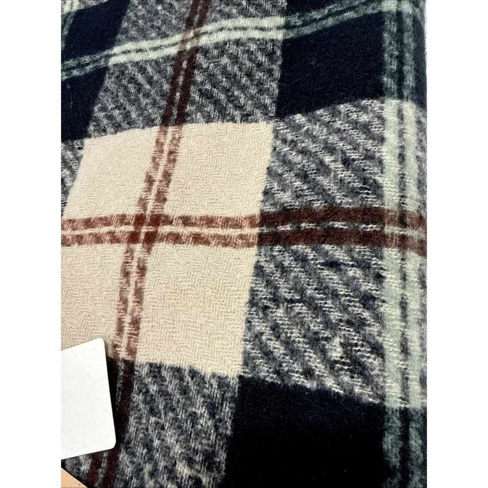 NWT Look By Bosccob's Plaid Fringe Scarf  One Size Soft  Winter Wrap .